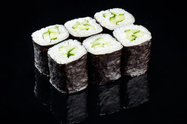 Ролл с огурцом