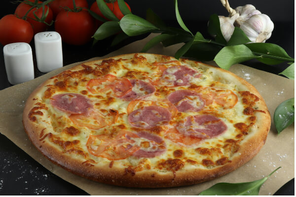 Пицца Ветчина и Томат ⌀33см